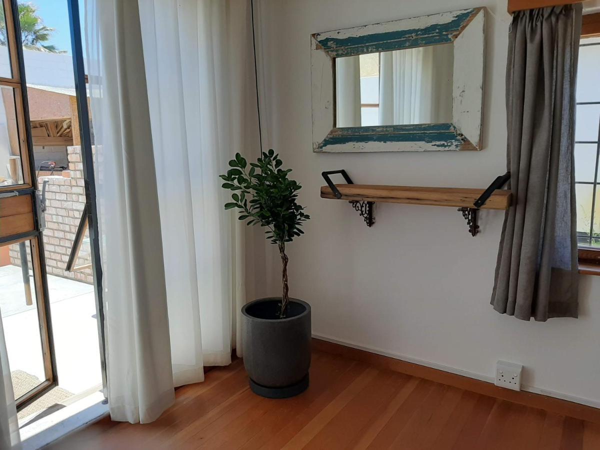 Japie'S Yard Self-Catering Apartment Суакопмунд Екстериор снимка